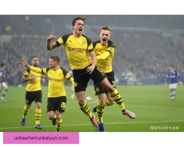 德甲球队后卫阵容持续提升，展现出更强竞争力与稳定表现